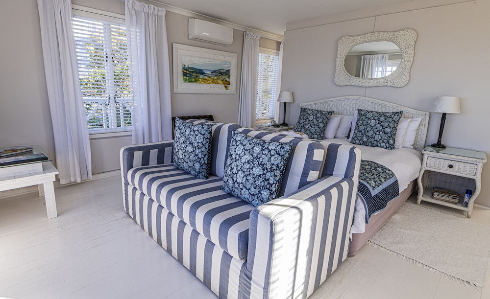 Brenton Beach House 26/50