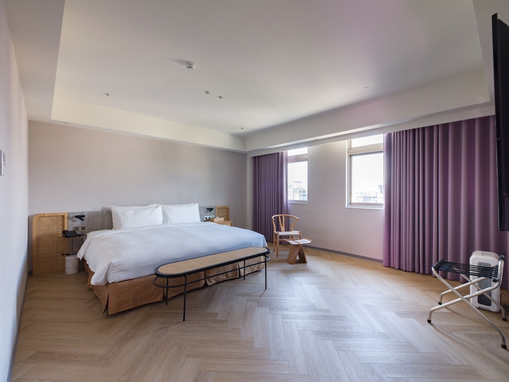 City Lake Hotel 13/36