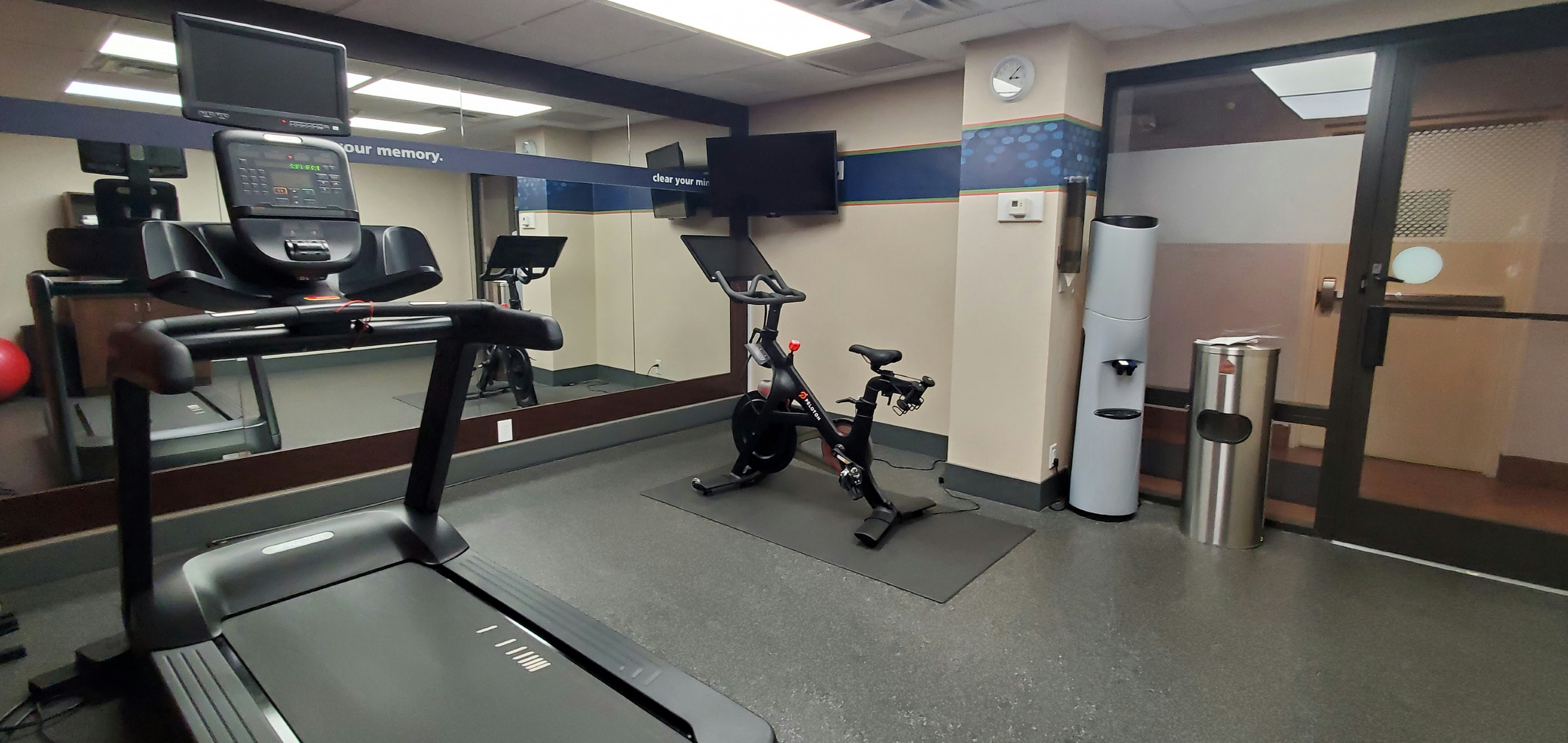 Hampton Inn Hillsville 22/45