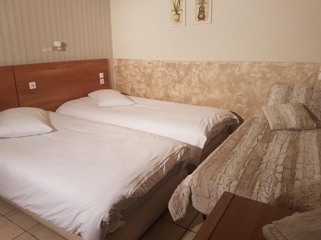 Ideal Hotel 7/23