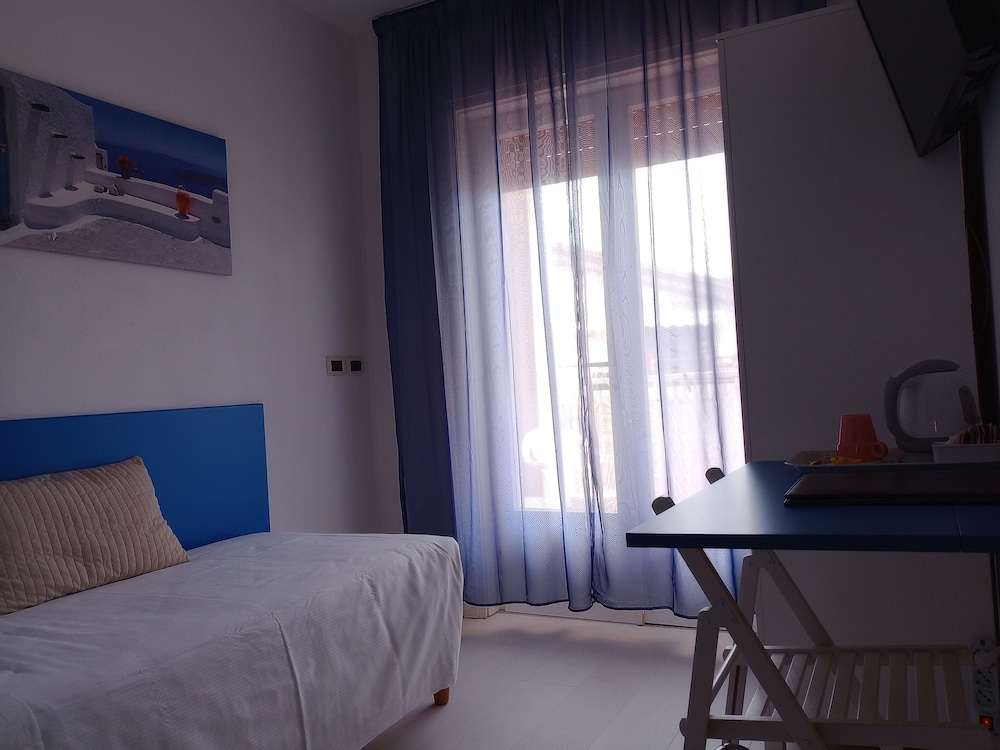 ROOM, SINGLE, BALCONY