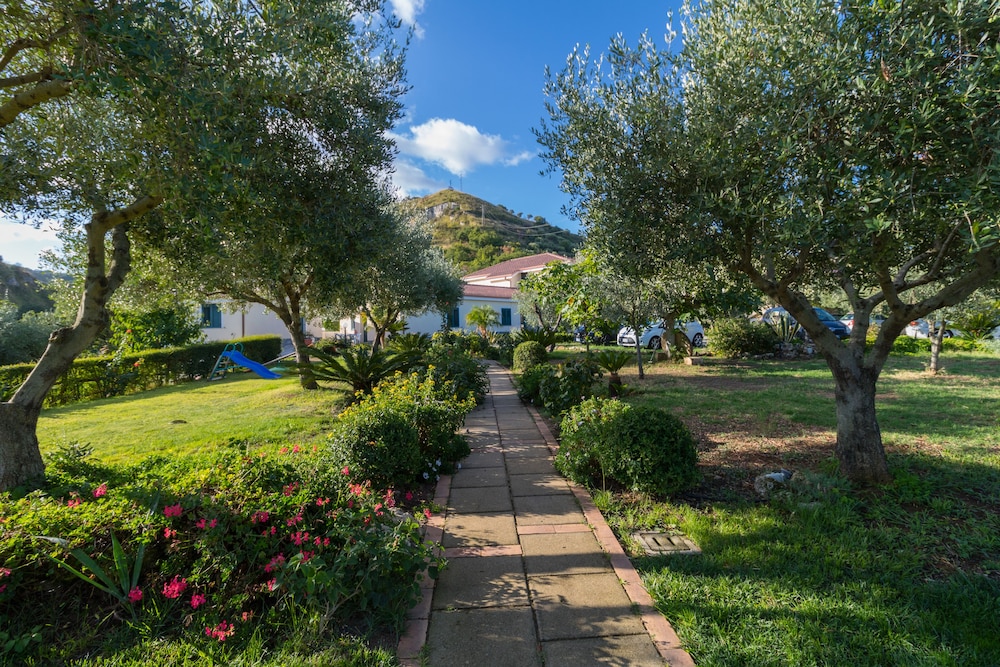 Villa Garden 29/50