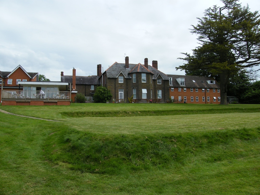 Pilgrim Hotel 44/50