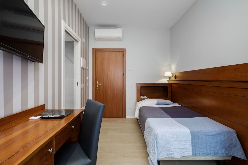 Hotel Excelsior 5/41