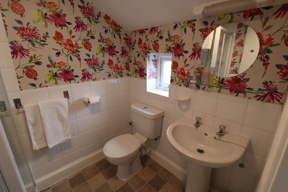 Raincliffe Hotel 47/50