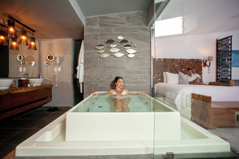 Mia Bacalar Luxury Resort and Spa 24/50