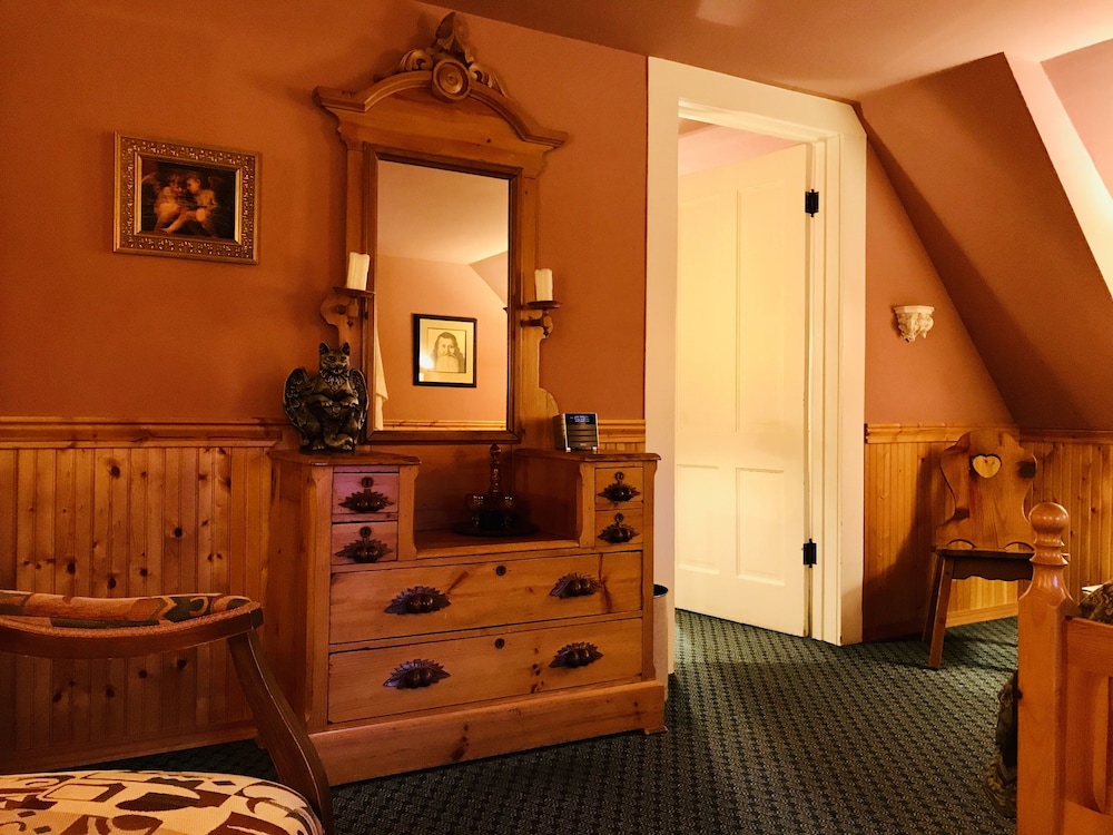 Arden Forest Inn 36/72