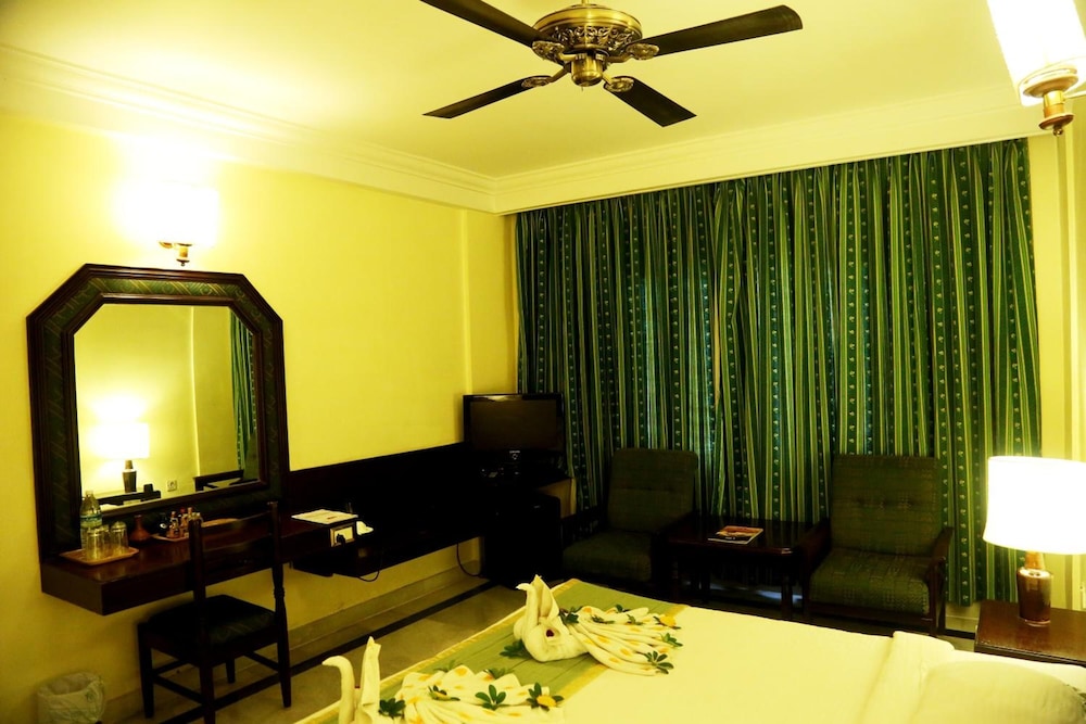 Anandha Inn Pondicherry 28/48