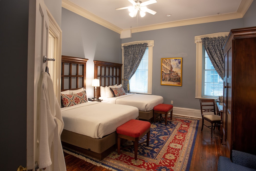 غرفة سوبيريور بسريرين كوين، The Marshall House 4/6