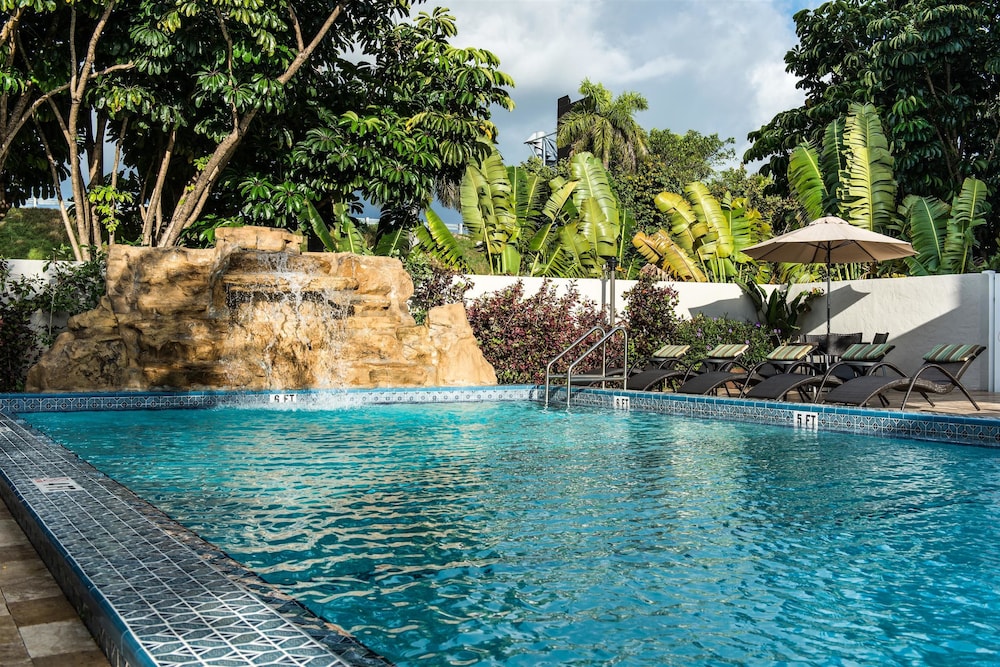 Best Western Plus Hollywood/Aventura 34/39
