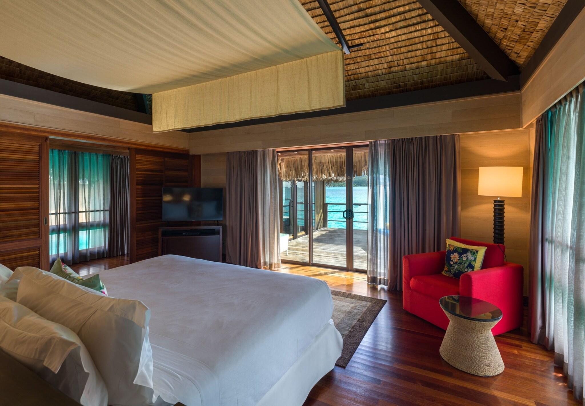 Deluxe, Villa, King Bed, The St Regis Bora Bora Resort 4/10
