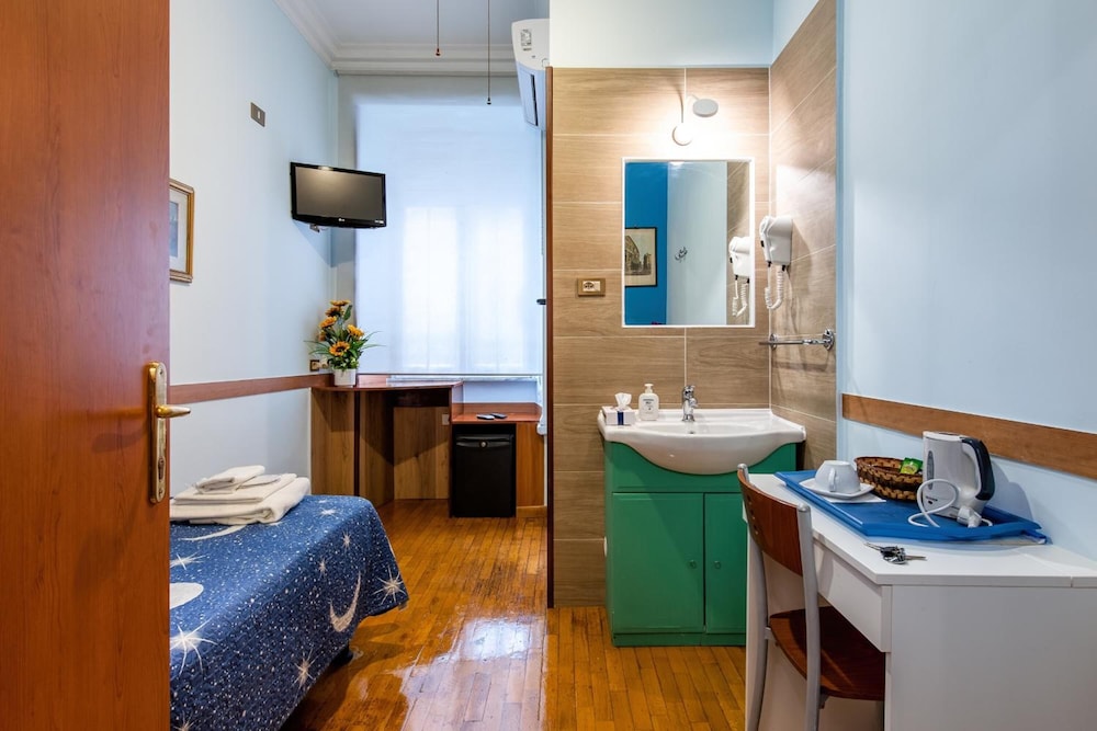 Alessandro A San Pietro Best Bed 28/33