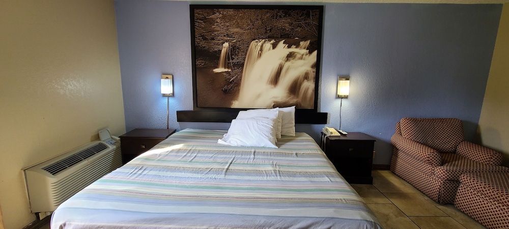 Fairview Inn Suites 14/40