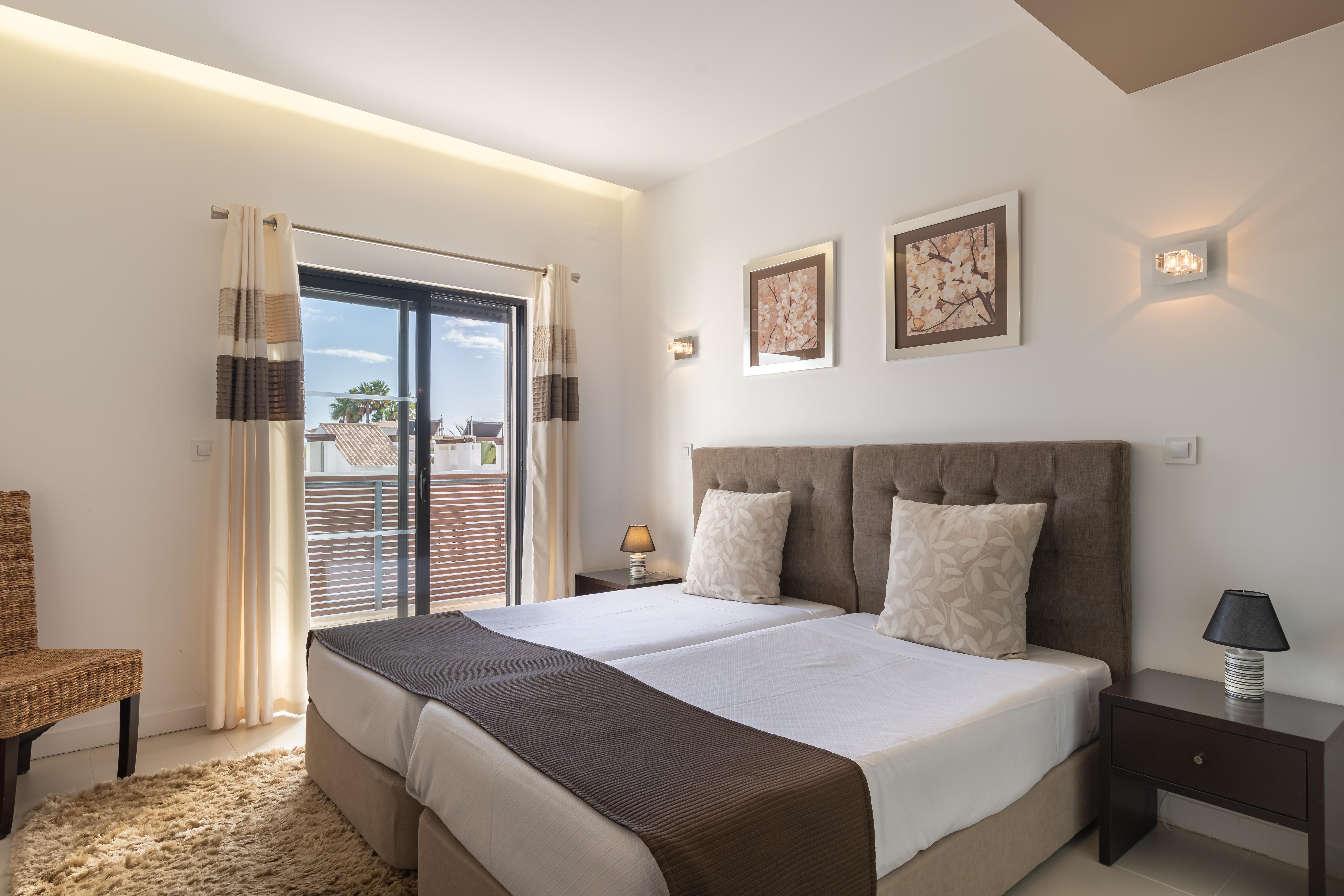 2 Bedrooms, Standard, Balcony or Terrace