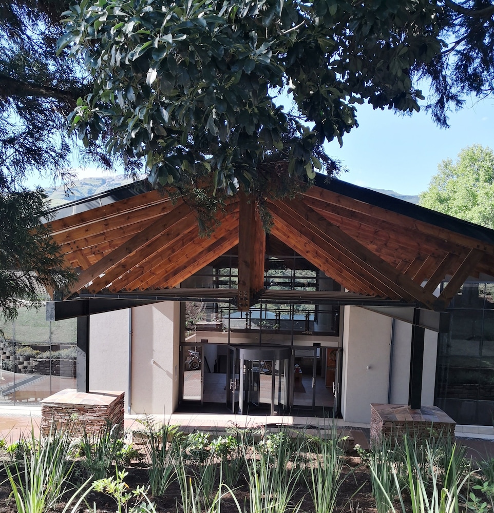 PREMIER RESORT SANI PASS 4/71