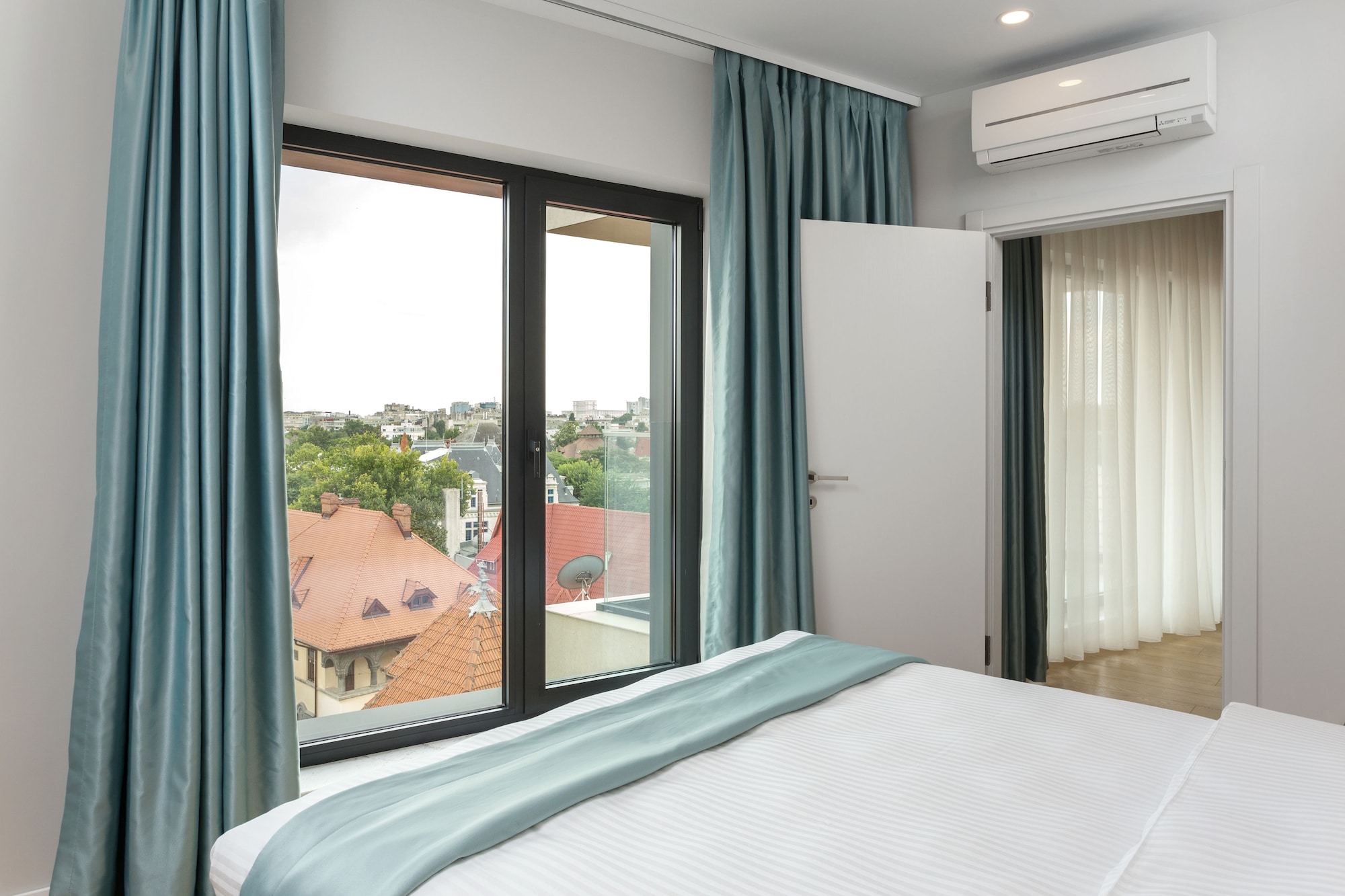 3 BEDROOMS, APARTMENT, BALCONY