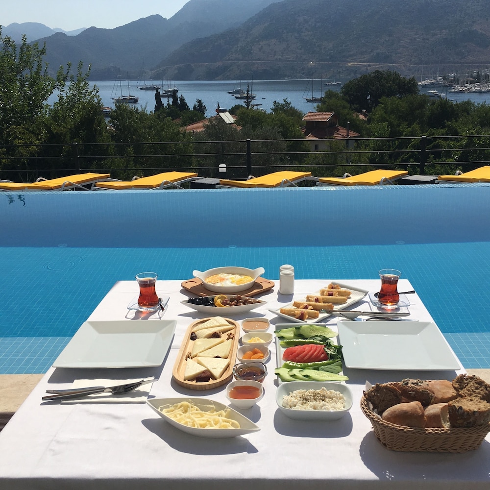 Gala Selimiye 36/50