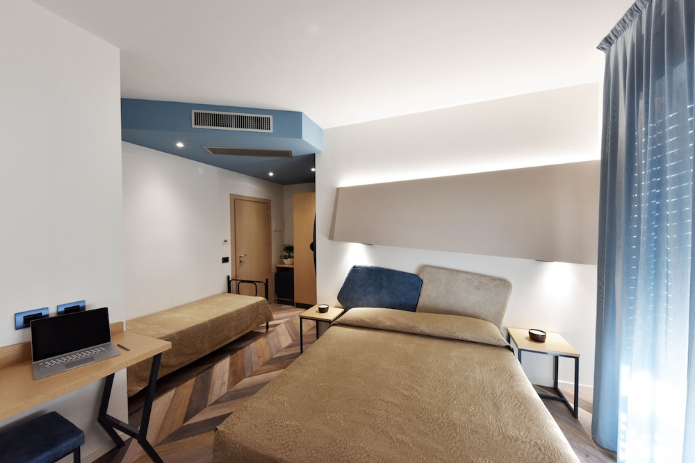 Color Hotel Rimini 49/69