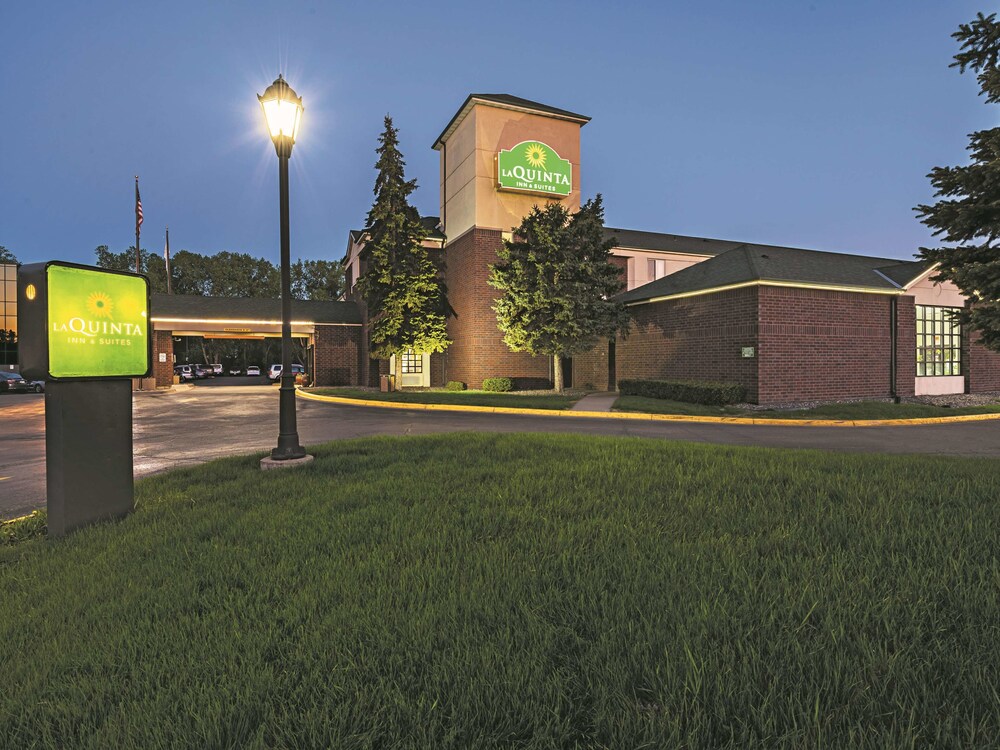 La Quinta Inn & Suites by Wyndham Minneapolis Northwest 1/39