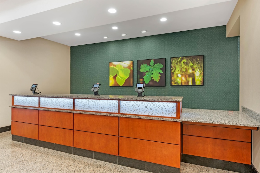 Drury Inn & Suites Colorado Springs 4/50
