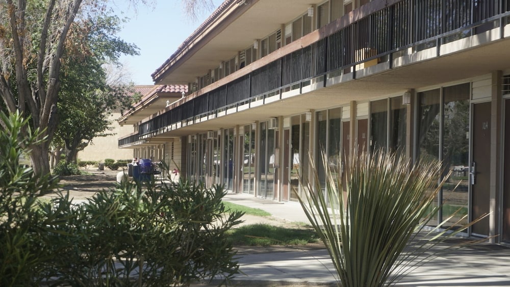 Motel6 Victorville, CA - Civic Center / Route 66 3/60
