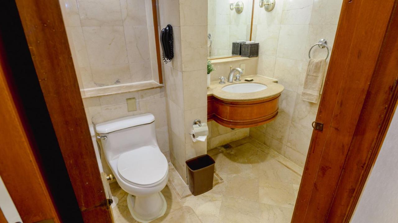 MCollection - Ortigas CBD Near Business & Shopping Hubs 42/49