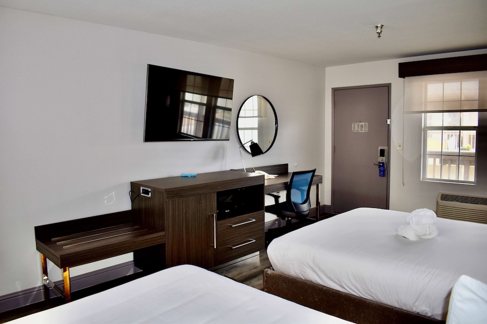 Best Western Marina State Beach 6/28