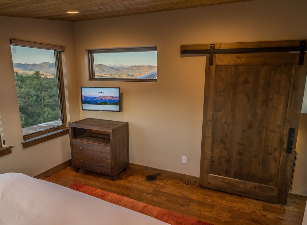 Royal Gorge Cabins 26/69