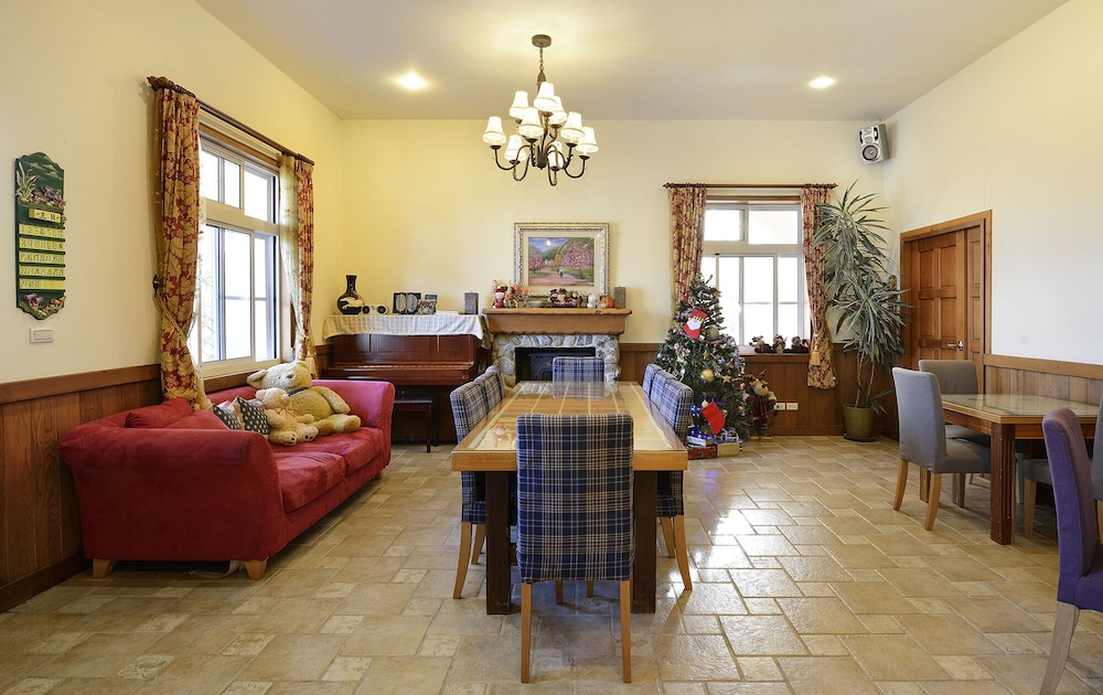 Aurora Villa 28/50