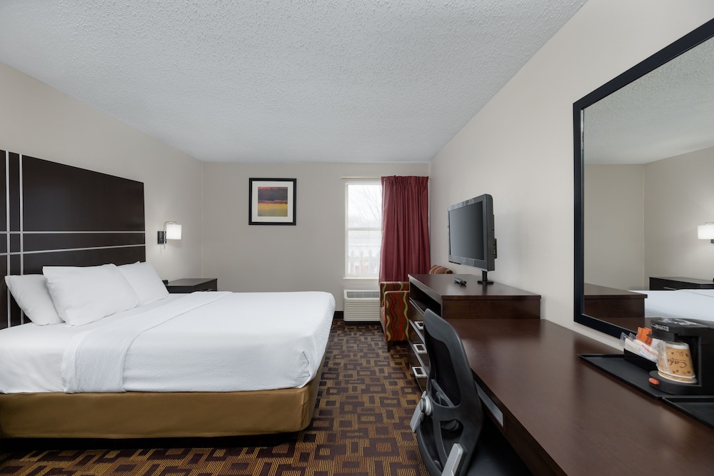 Super 8 by Wyndham Chattanooga East/Hamilton Place 11/47