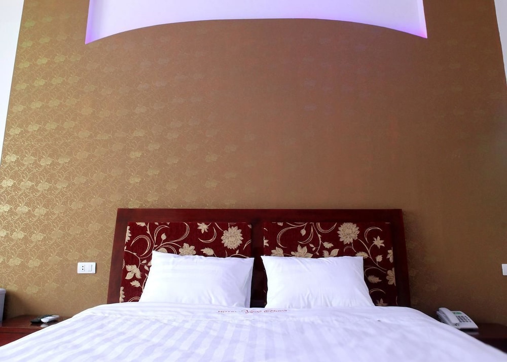 Ngoc Bach Hotel 11/18