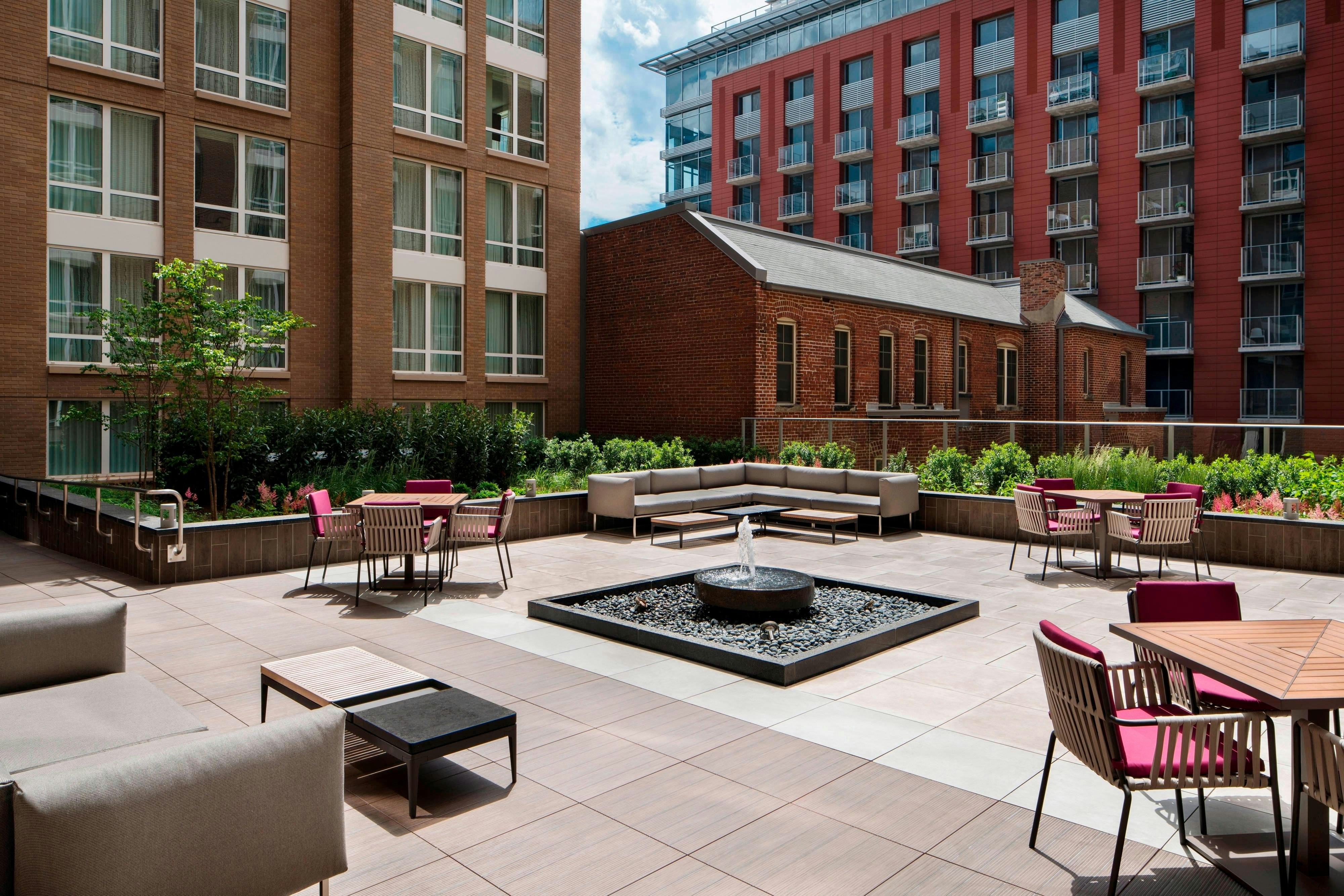 Courtyard Washington Downtown Convention Center 21/23