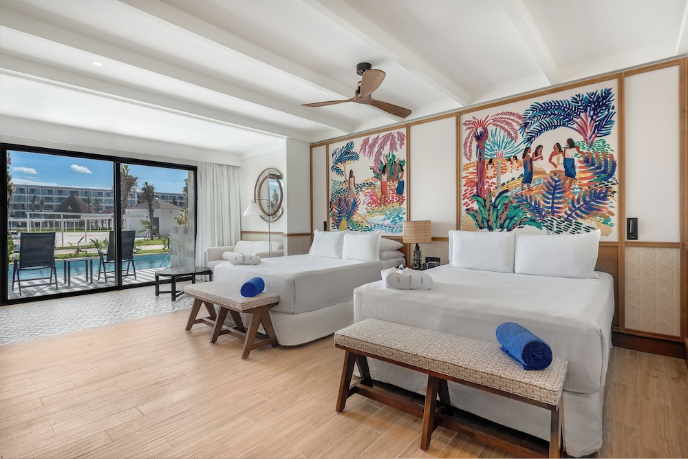 Swim Up, Junior Suite, Privilege, King Bed, Sofa
