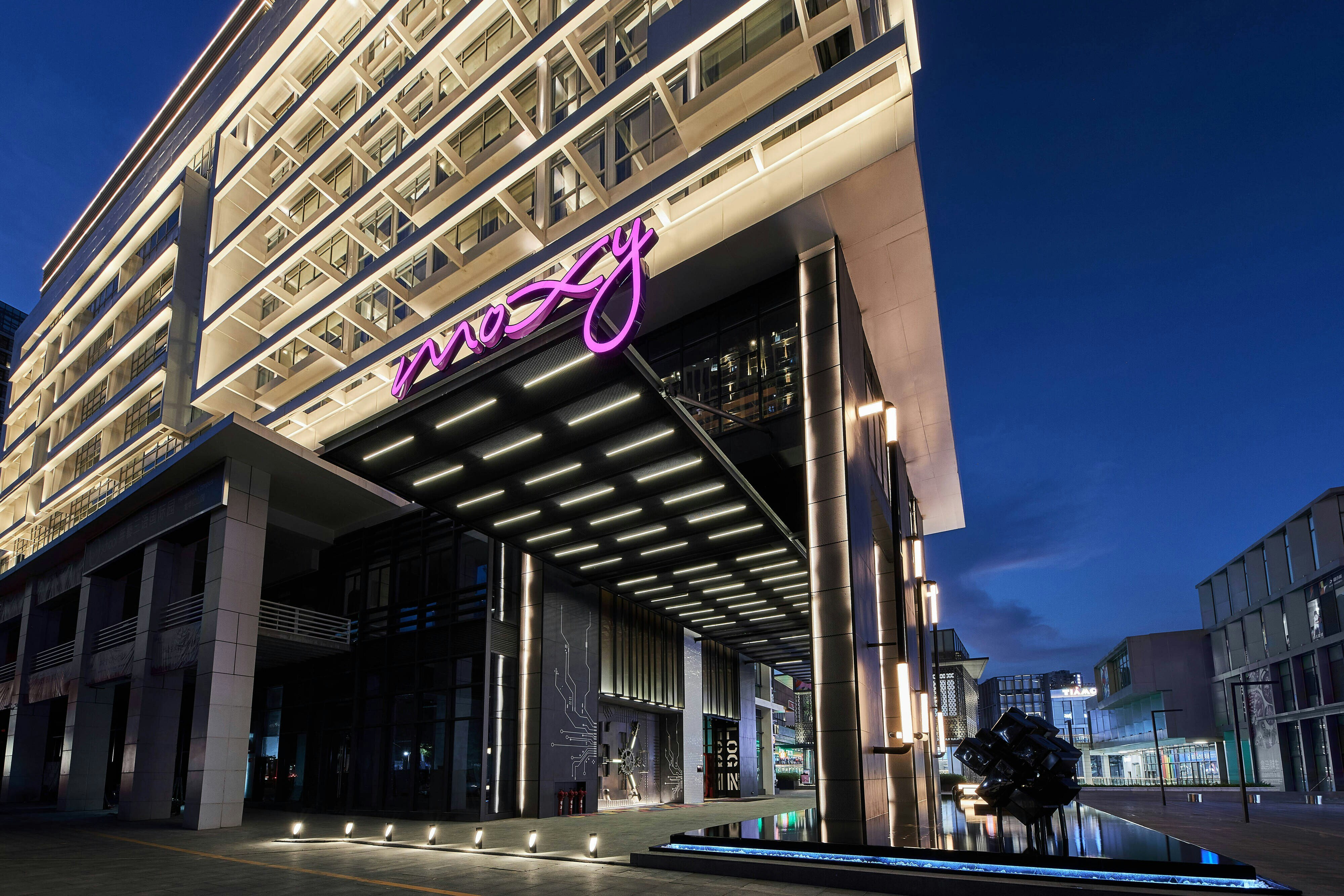 Moxy Shenzhen North Station 2/10