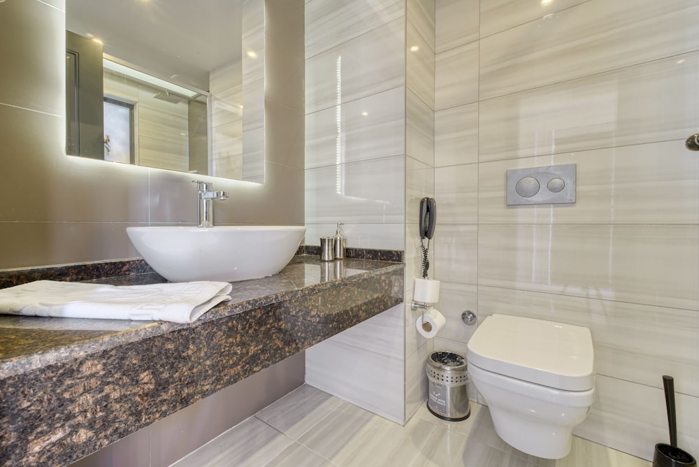 Sey Beach Hotel & Spa 49/50