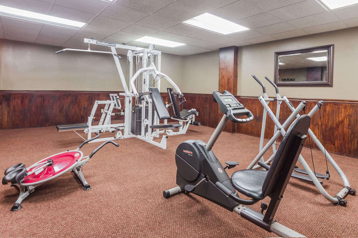 Days Inn And Suites Lexington 12/21