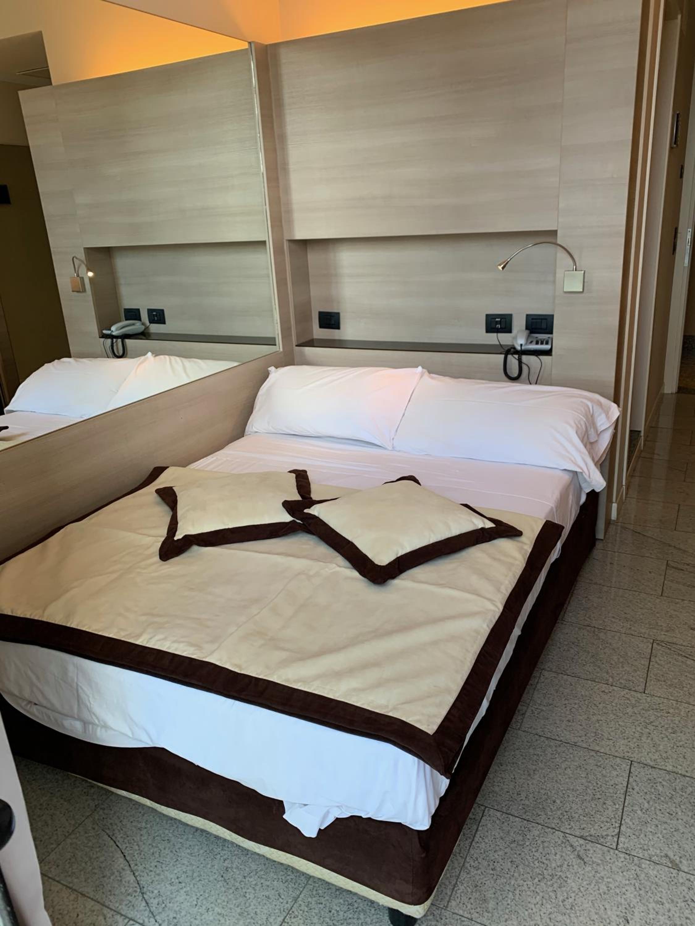 Room, Single