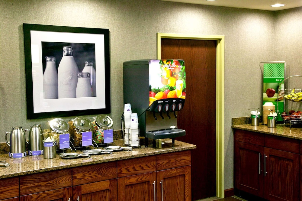 Hampton Inn Ft Collins 24/33
