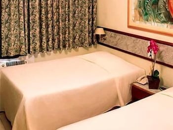 Hotel Del Rey 26/64