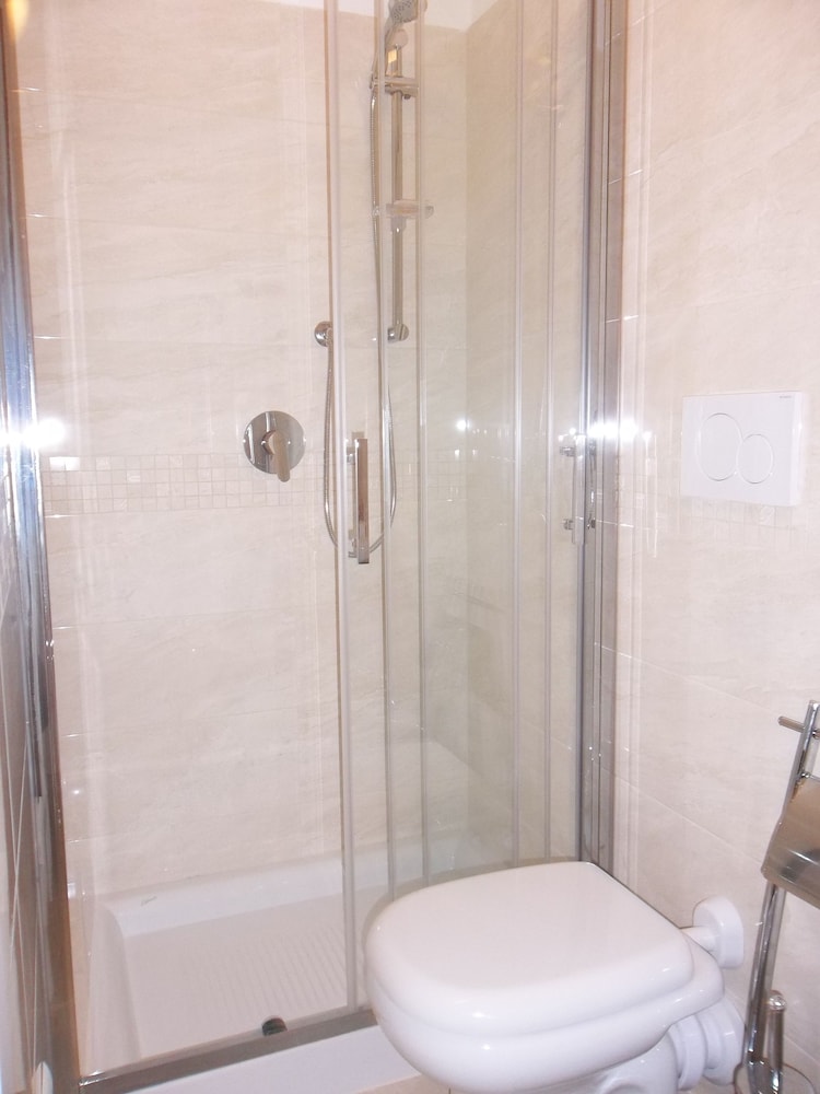 Albergo Amalfi Milano 64/67