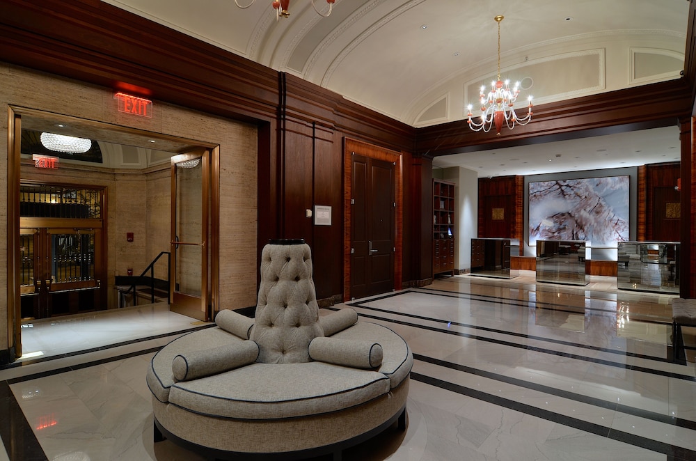 Hotel AKA Back Bay (ex. Loews Boston Hotel) 36/58