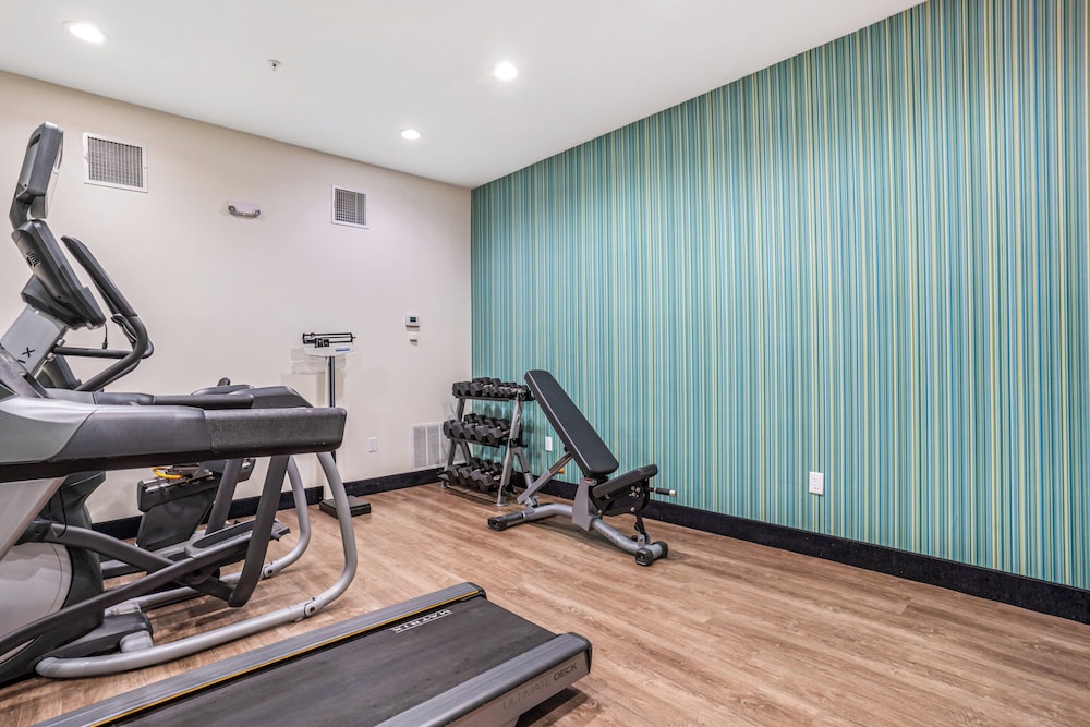 Holiday Inn Express Hotel And Suites Van Buren Ft Smith Area 44/70