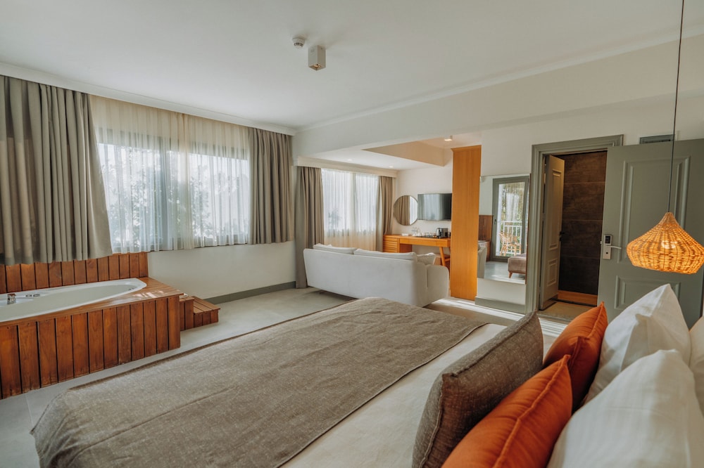 Yalipark Beach Hotel 29/65