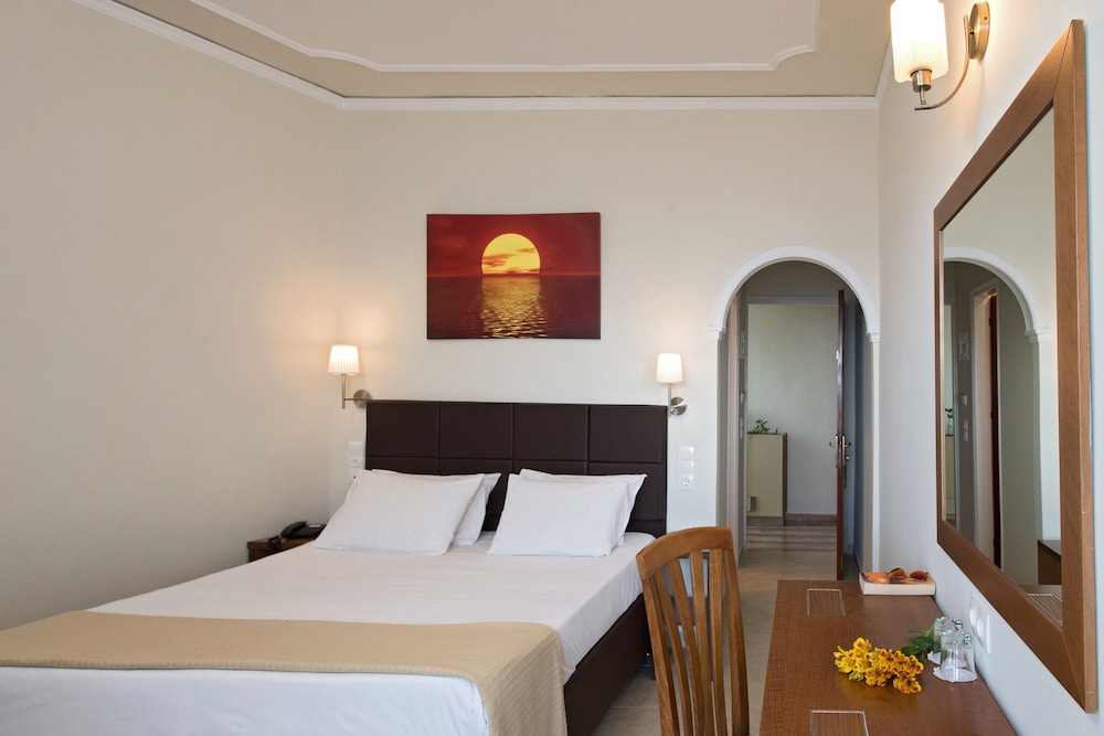 STANDARD, DOUBLE OR TWIN BED, SEA VIEW