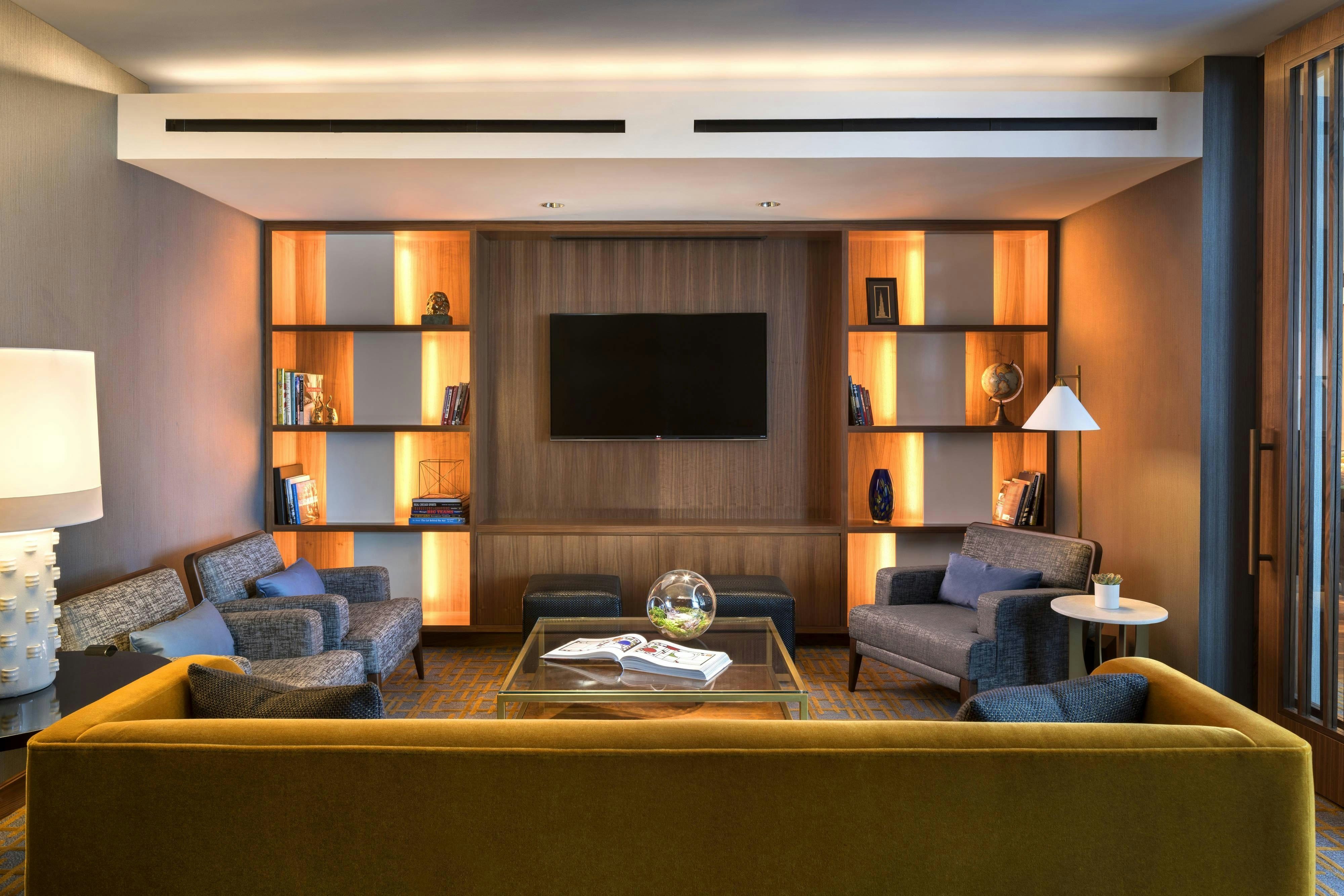 THE RITZ-CARLTON CHICAGO 41/42
