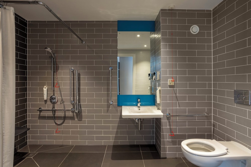 Holiday Inn Express and Suites Sion By IHG 47/50