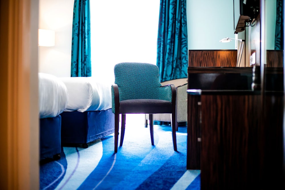 CROWNE PLAZA BLANCHARDSTOWN 52/76