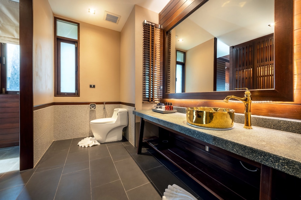 Nirvana Beach Resort and Spa 47/50