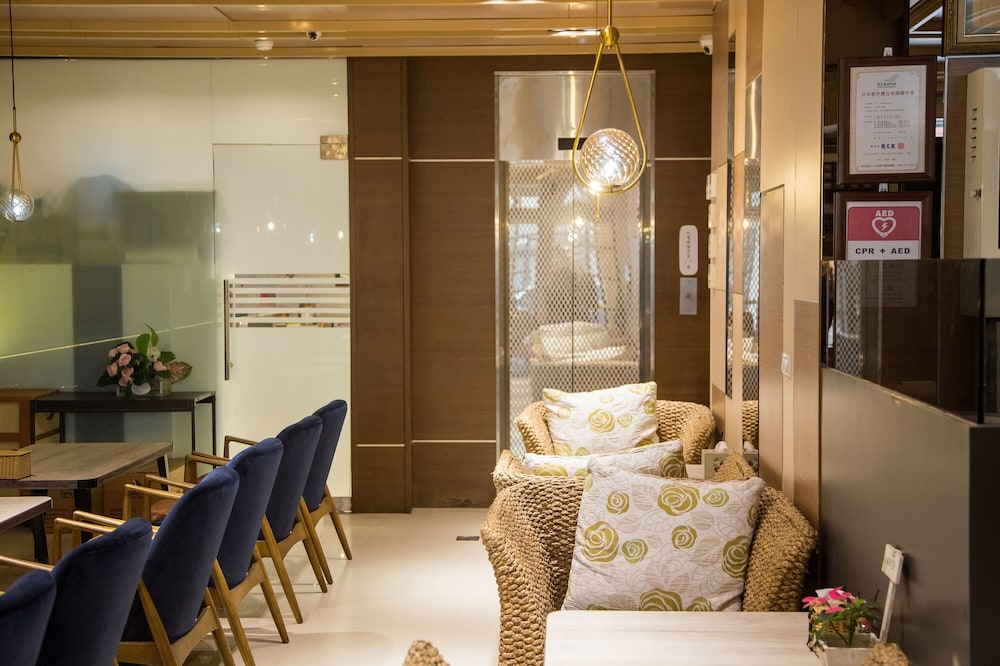 Mei Jia Mei Hotel 40/50