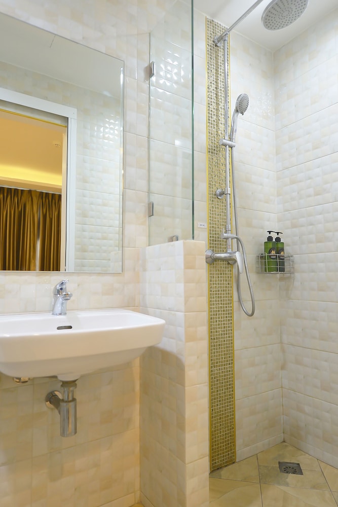 4M Pratunam Hotel 18/57